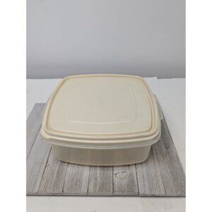 Rubbermaid Servin' Saver #4 Storage Container Almond Lid Square 19 Cups USA #B